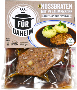 Veganer Nussbraten mit Pflaumensoße in der Packung